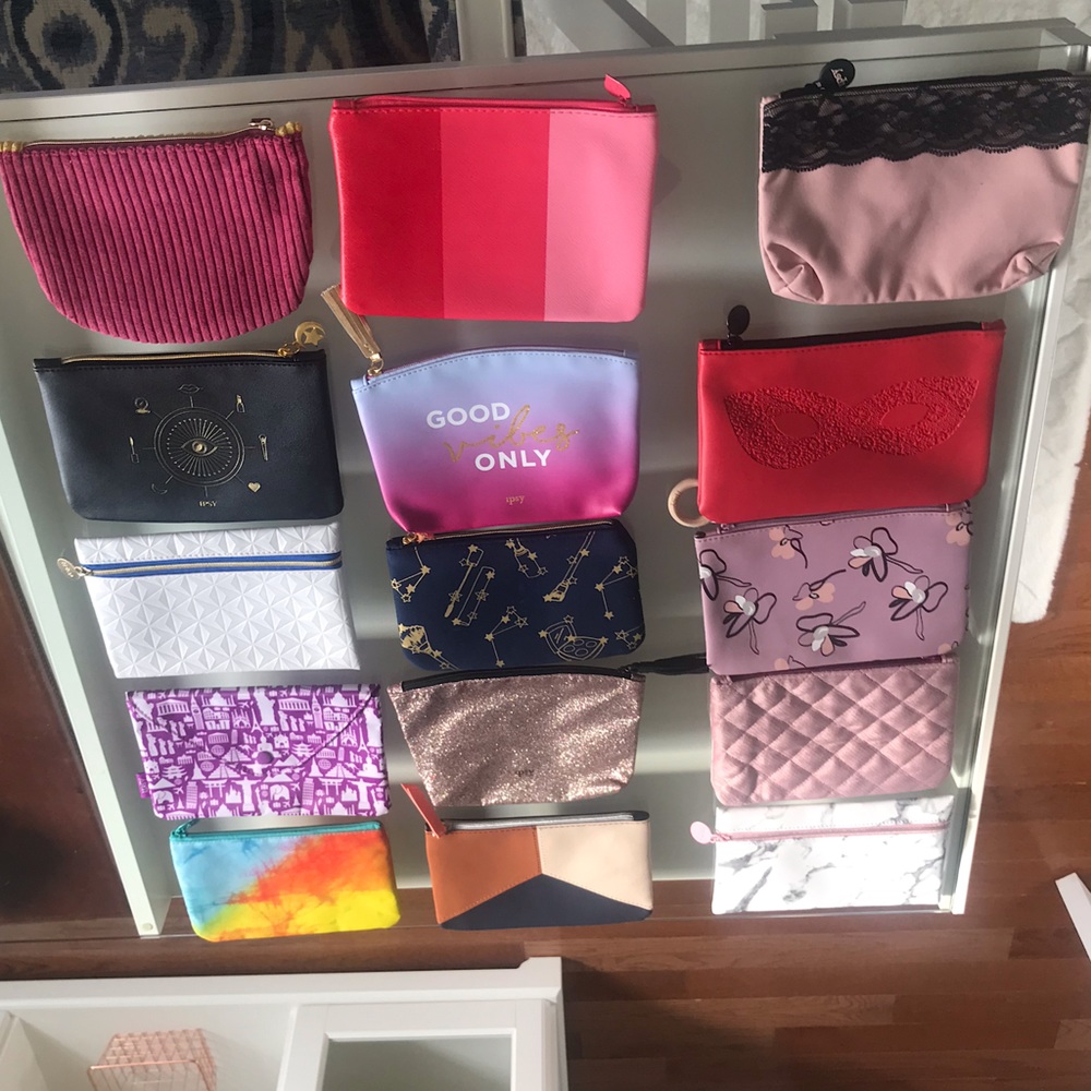 15 Empty glam bags